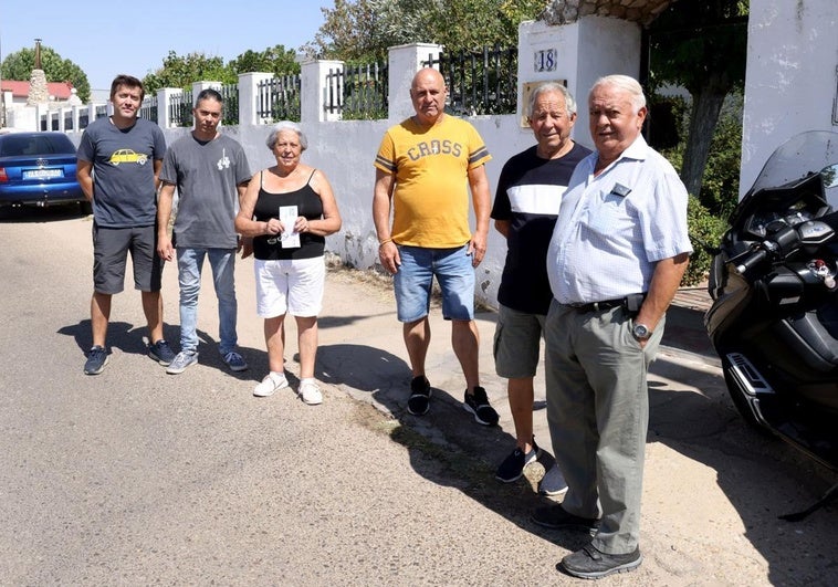 Toque al Ayuntamiento para que facilite agua al Camino de la Merced y acabe con los pozos negros